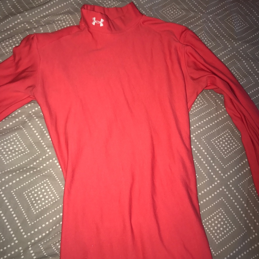 Red/orange Under Armour long sleeve shirt